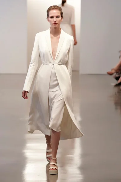 Look 5